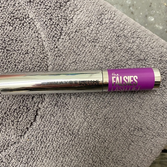 Mascara - Picture 5 of 7